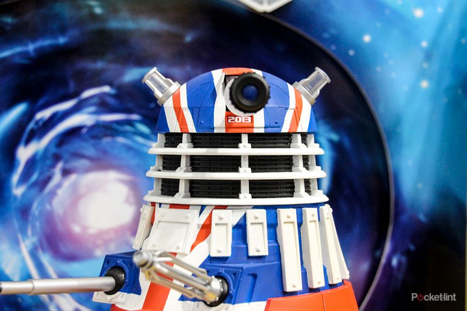 doctor who limited collector s edition union jack dalek pictures and hands on image 1