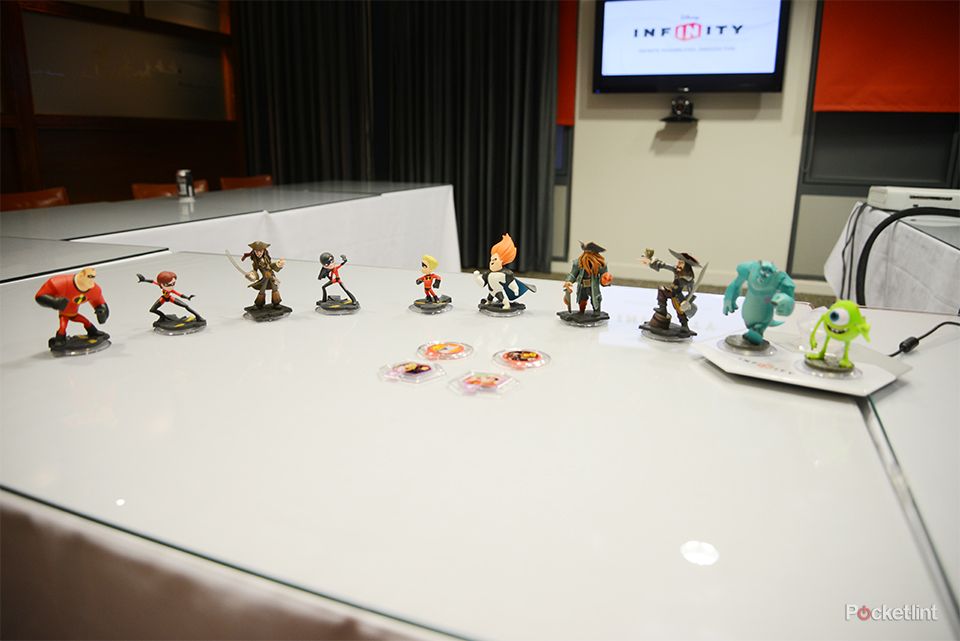 disney infinity pictures and hands on image 1