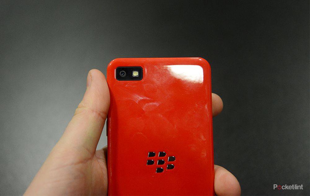 red blackberry z10 limited edition pictures and hands on image 11