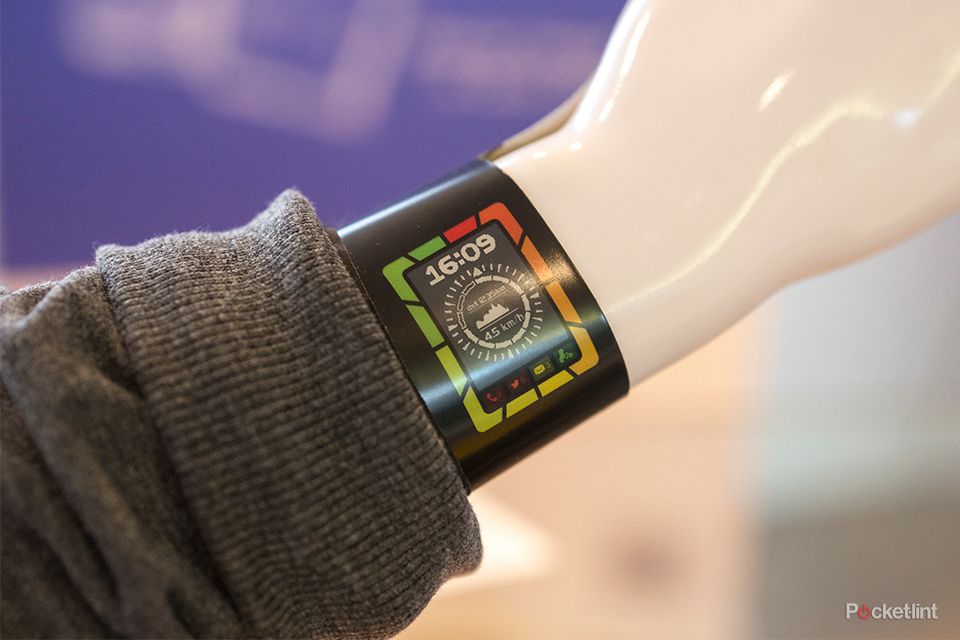 plastic logic shows off colour e paper display smart watch concept the future of wearable tech  image 1