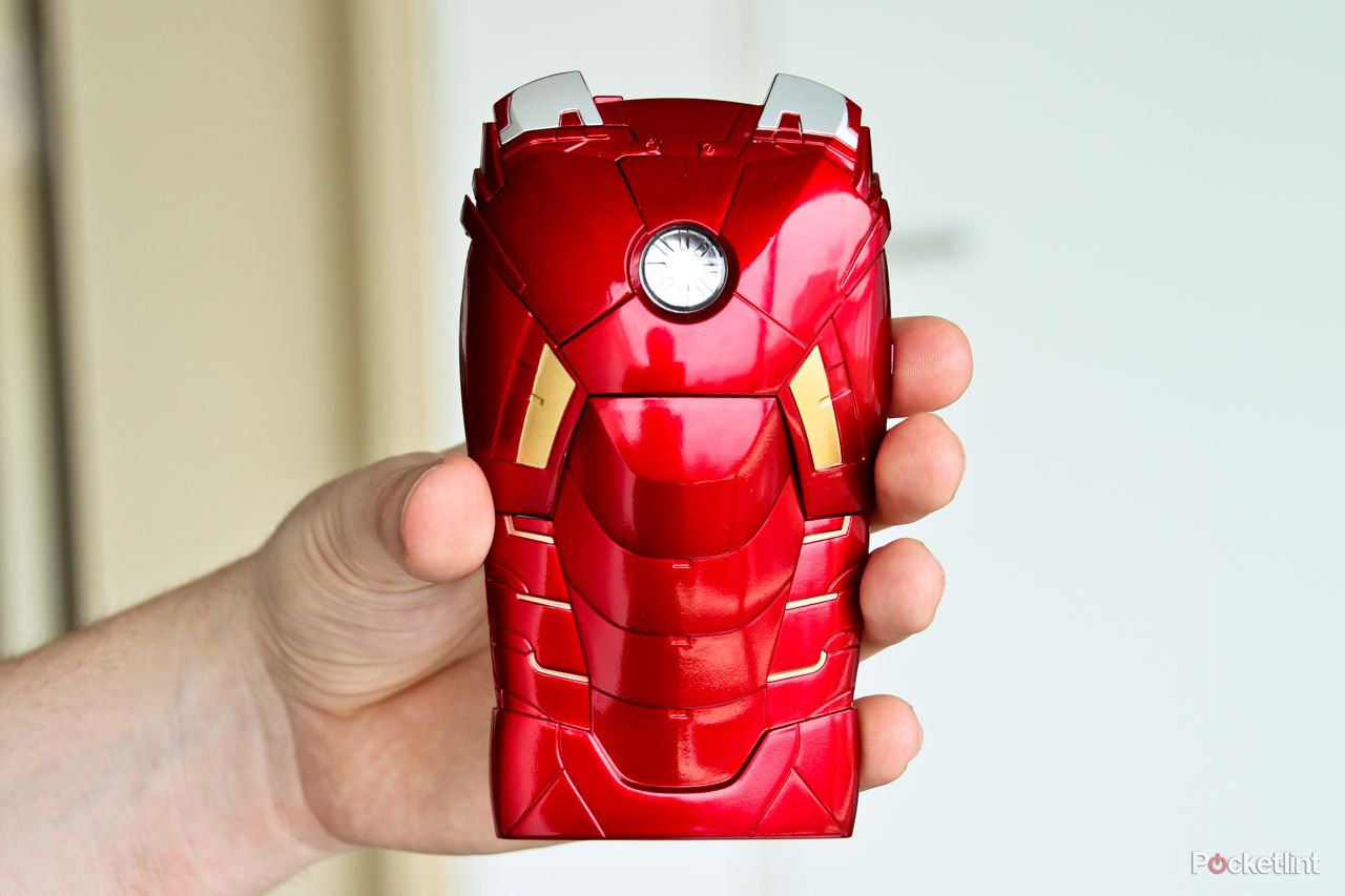 iron man mark vii iphone 5 case pictures and hands on image 1