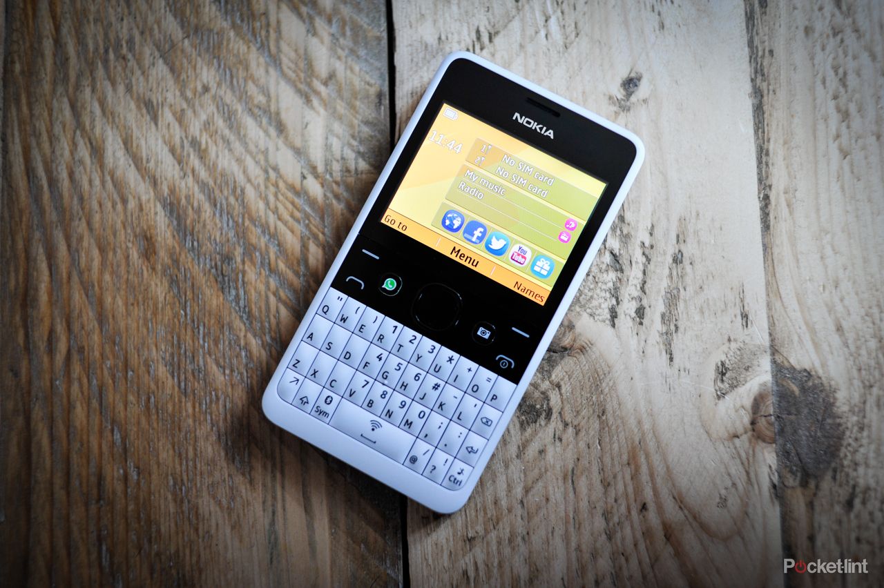 nokia asha 210 pictures and hands on image 2