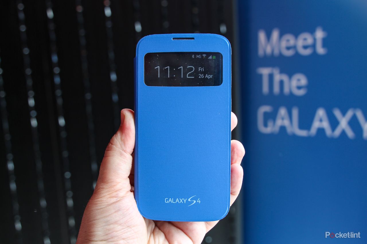 hands on samsung galaxy s4 s view cover review image 1