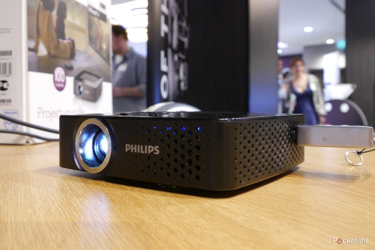 philips picopix ppx 3610 projector lets you ditch the pc runs android image 1
