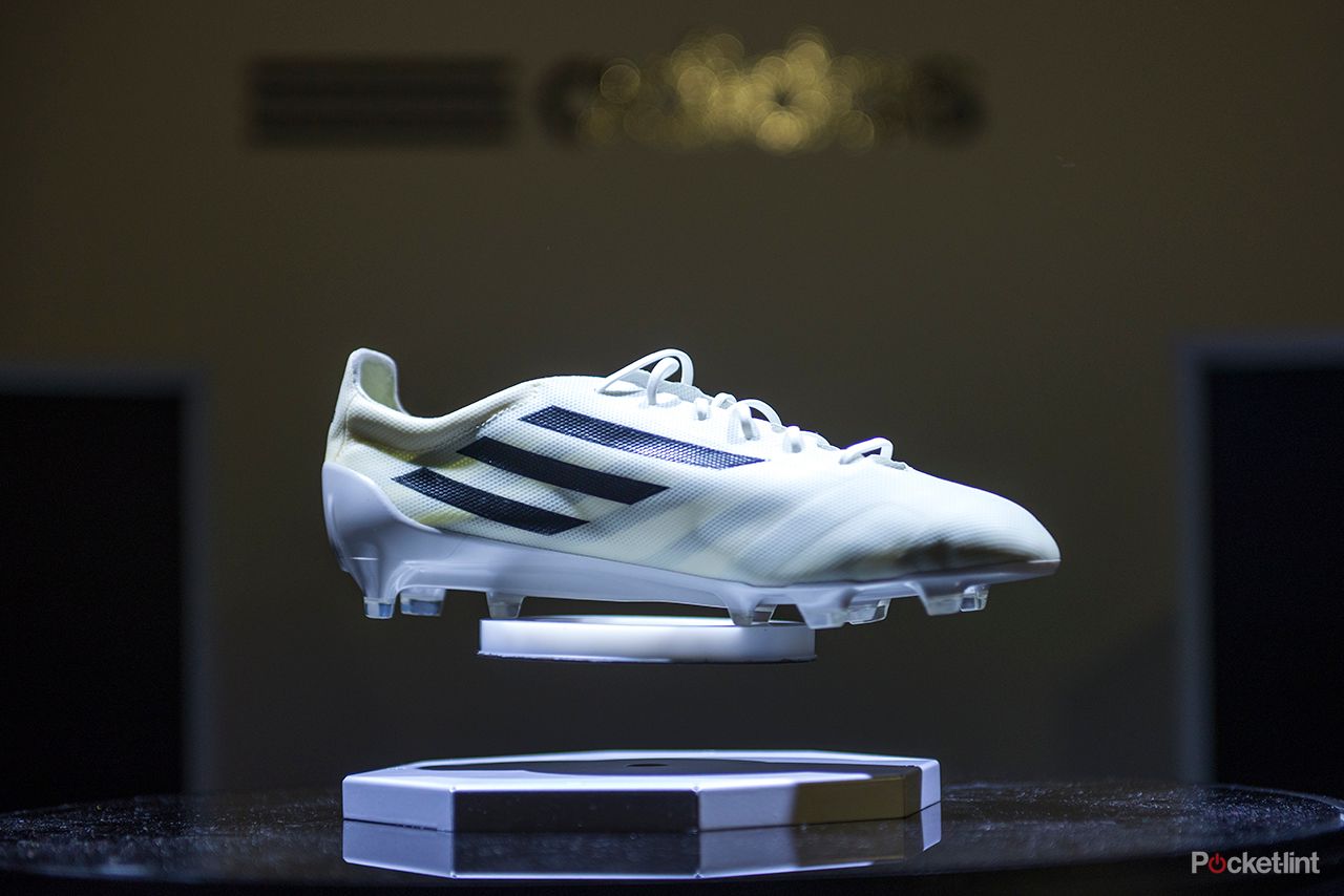 ego Facilitar lona Adidas adiZero F50: 99-gram football boots to launch 2015