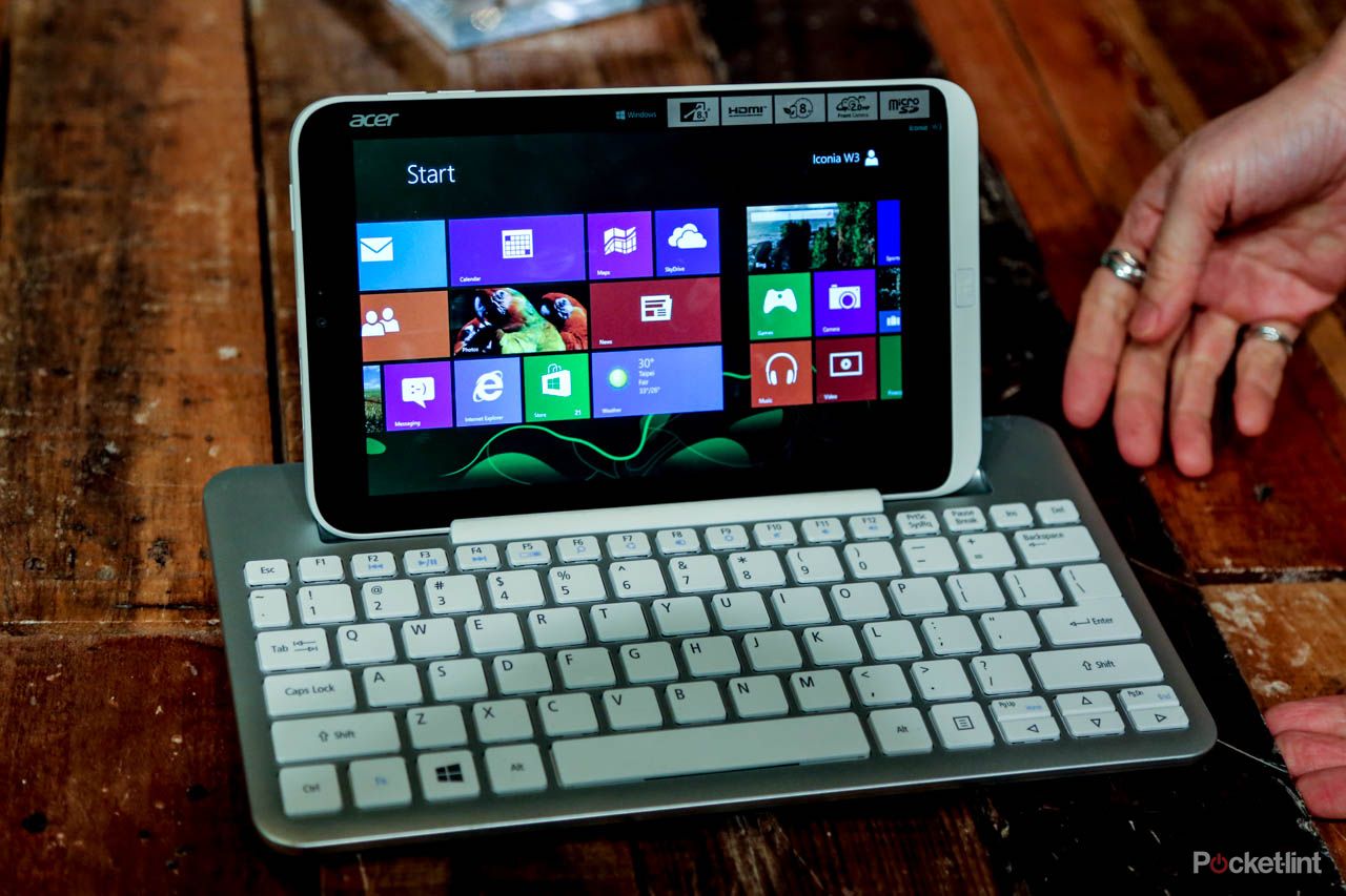 hands on acer iconia w3 review image 1