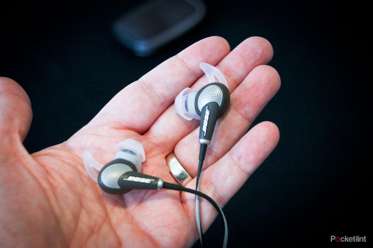 hands on bose quietcomfort 20 review in ear noise cancelling headphones with a twist image 1