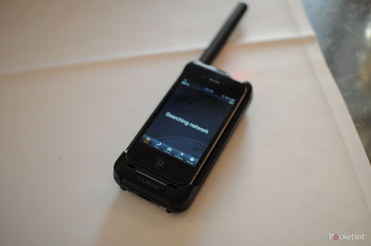 thuraya satsleeve pictures and hands on image 1