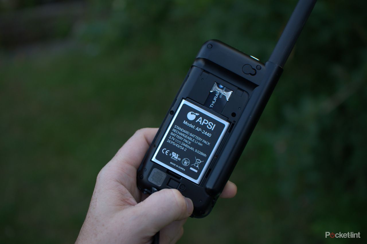 thuraya satsleeve satellite phone adaptor for iphone image 12
