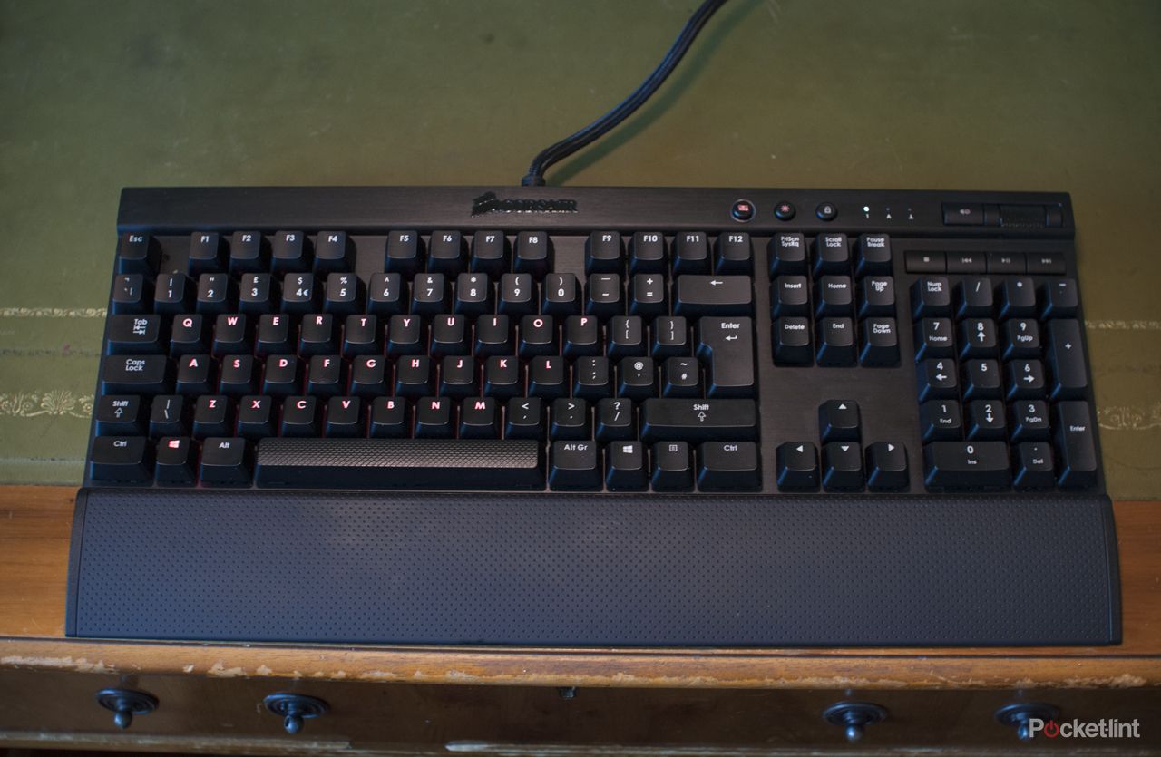corsair k70 gaming keyboard review image 19