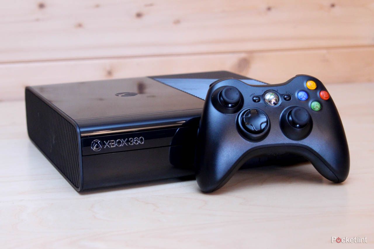 Xbox 360 in black with controller