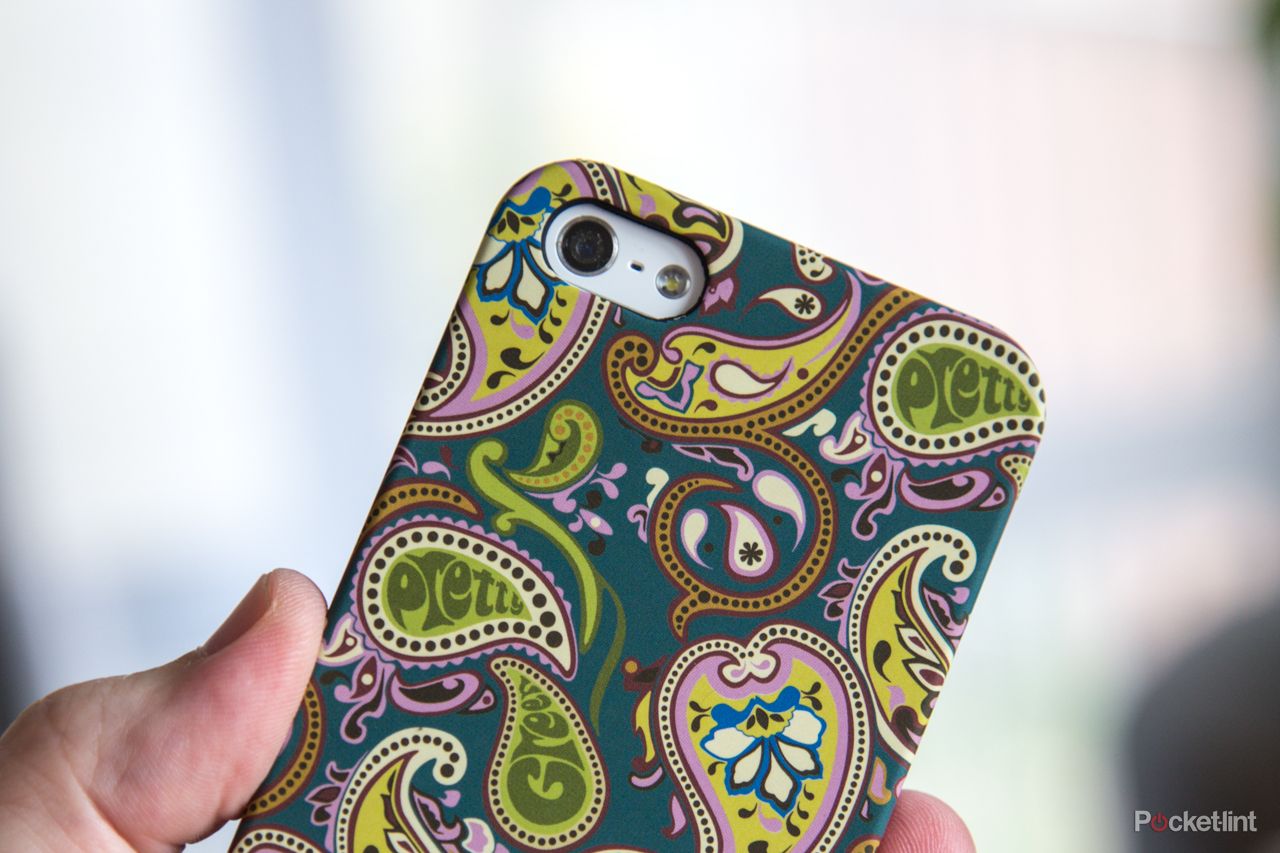 pretty green paisley iphone 5 cases pictures and hands on image 12