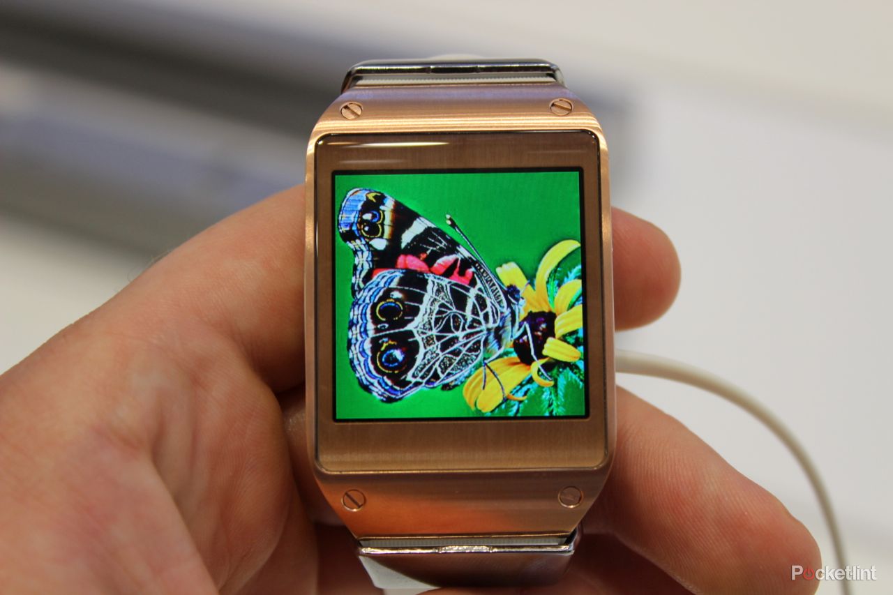 hands on samsung galaxy gear review killing time with the new smartwatch image 19