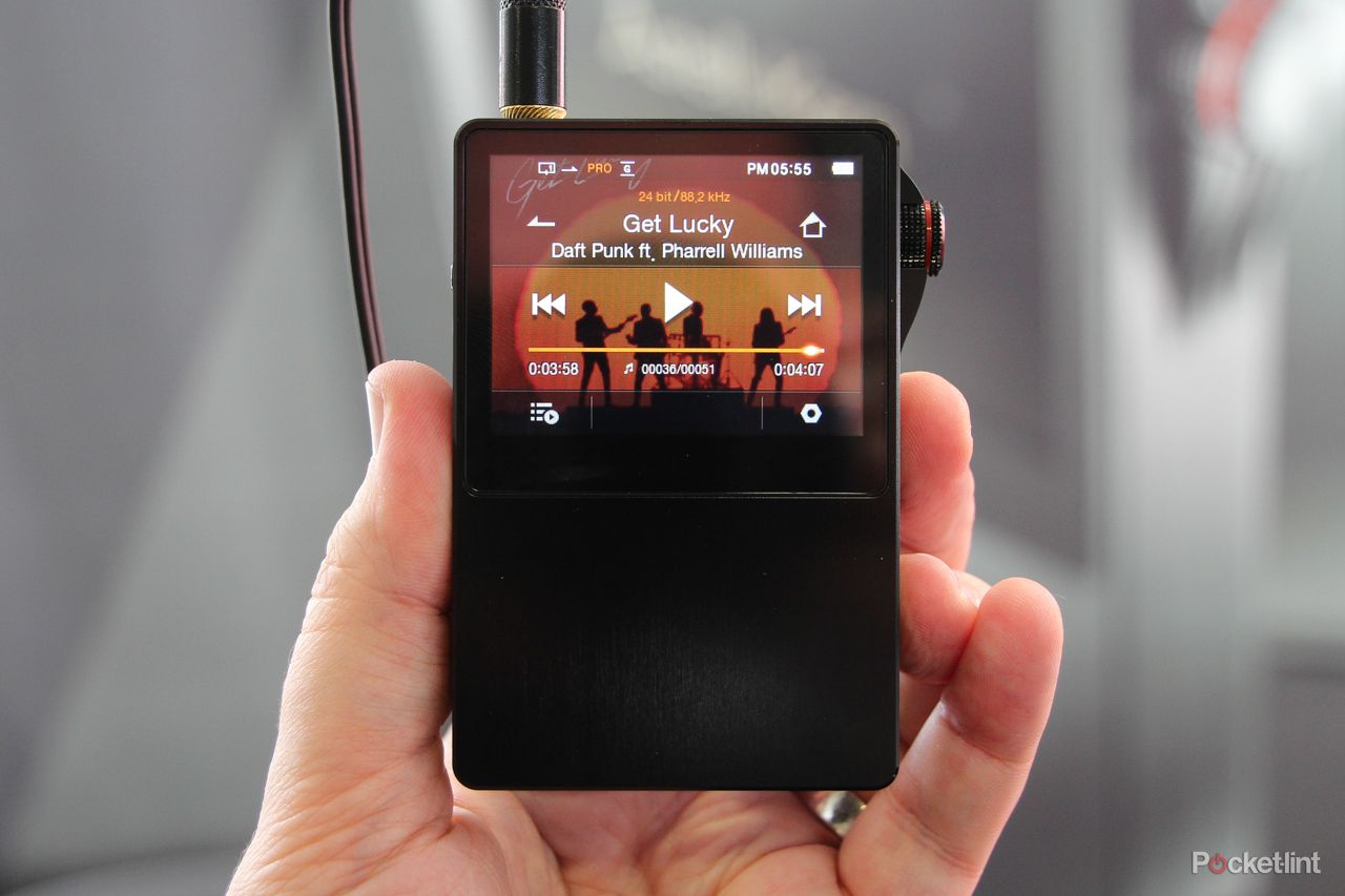 astell kern ak120 portable hi fi system hands on with the 1 100 iriver music player image 1