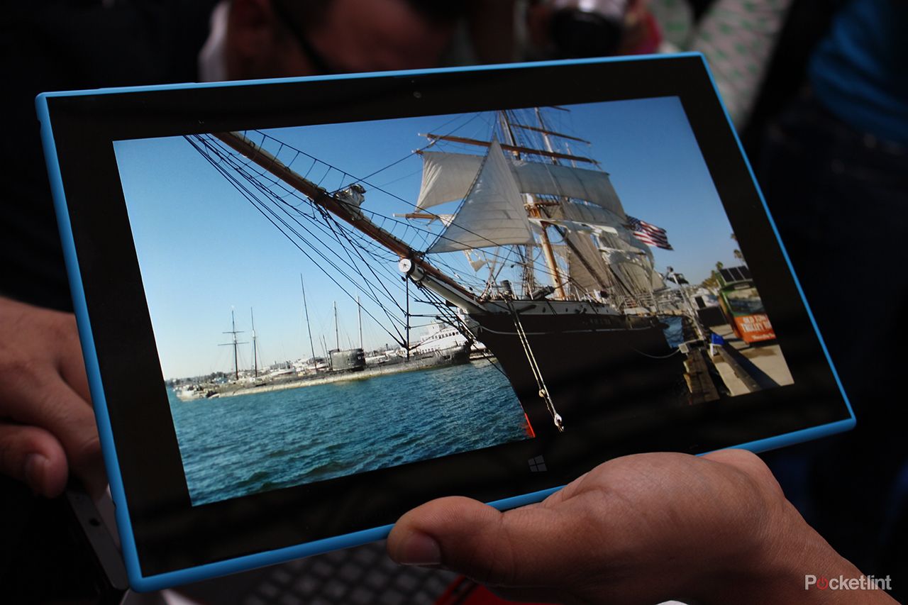 hands on nokia lumia 2520 tablet review image 17