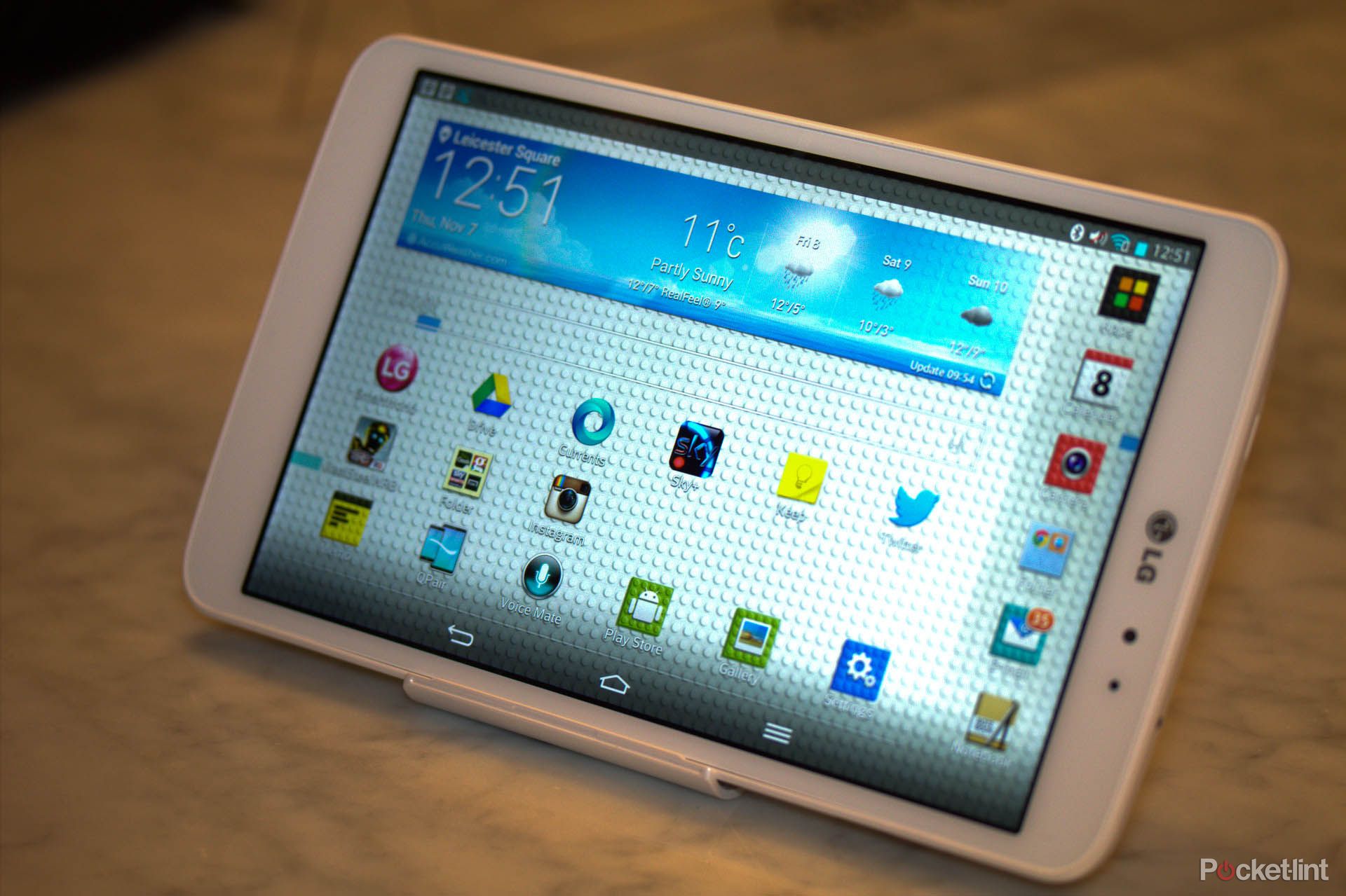 lg g pad 8 3 hands on pictures with the nexus 7 challenger image 1