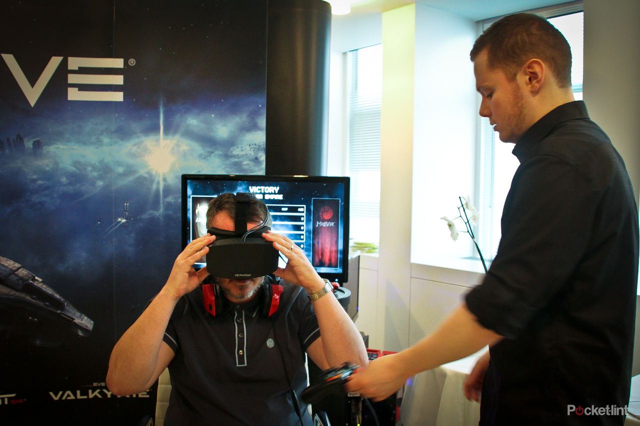 oculus rift hd and eve valkyrie hands on with the duo made for each other image 3