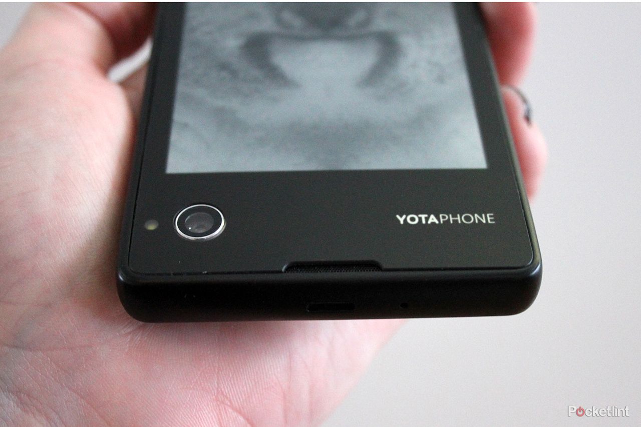 hands on yotaphone review image 11
