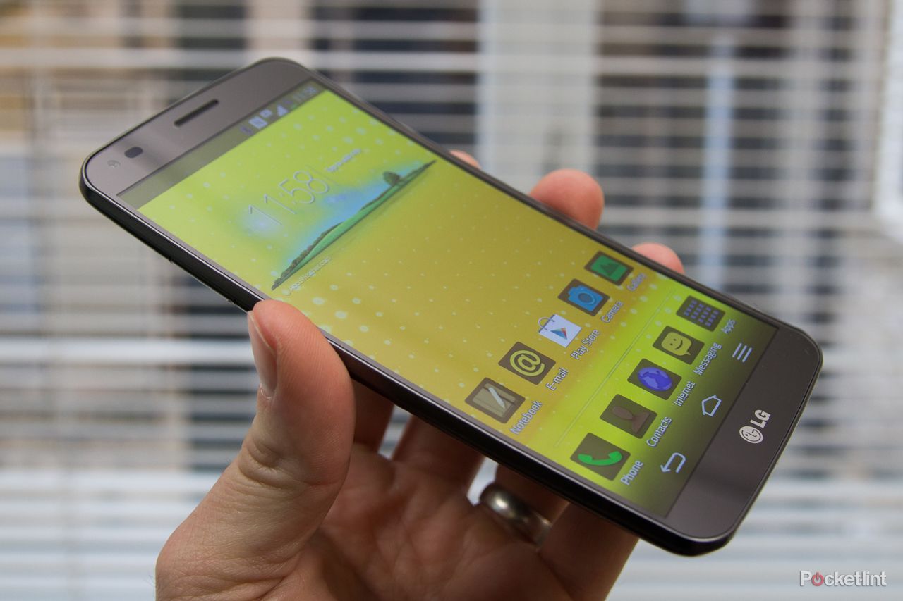 hands on lg g flex review image 2