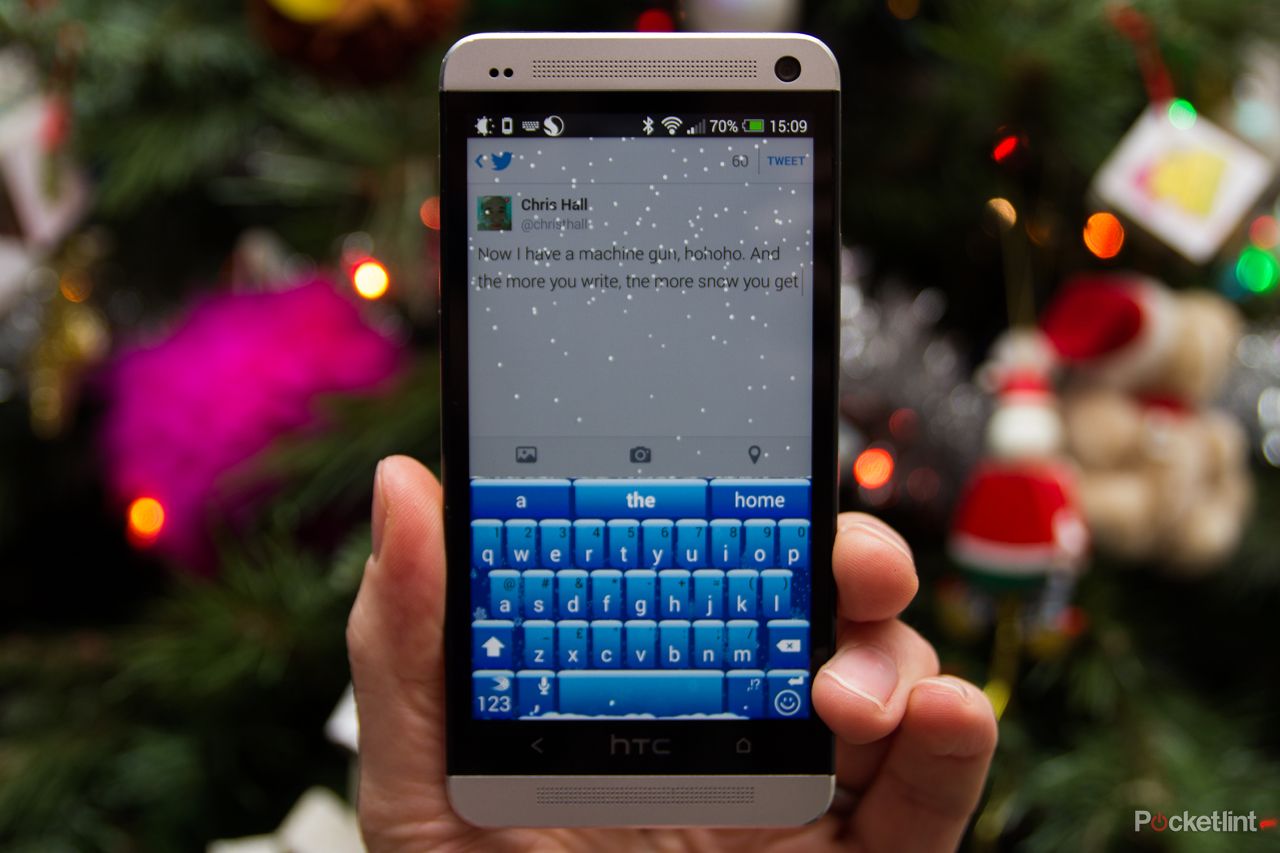 swiftkey brings festive snow to your android phone image 1