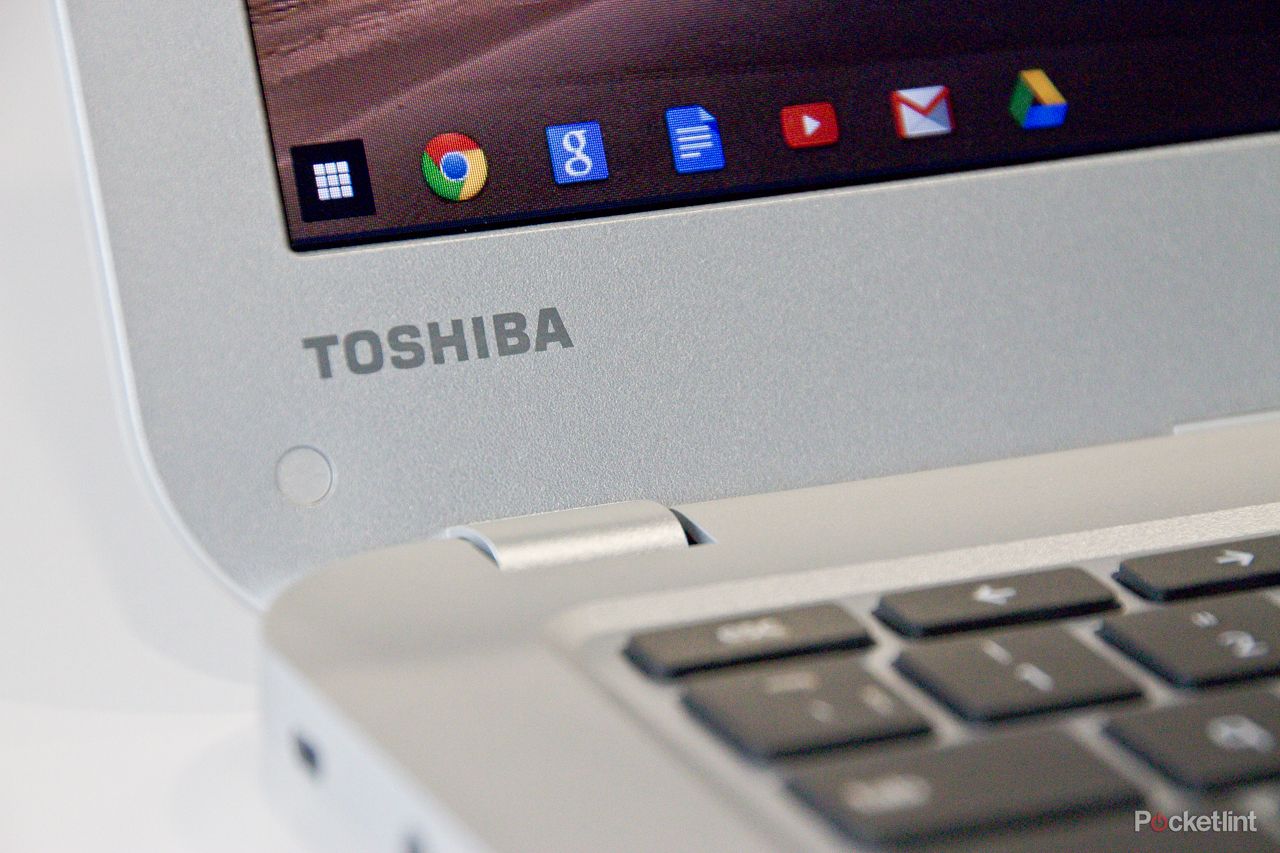 toshiba chromebook pictures and hands on image 5