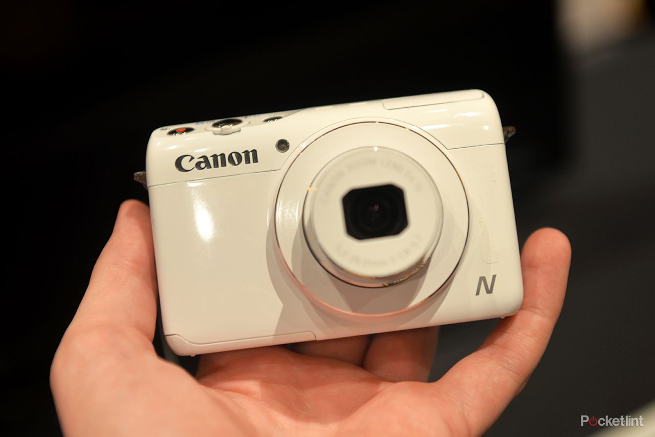 hands on canon powershot n100 goes whacky with front and rear cameras image 1
