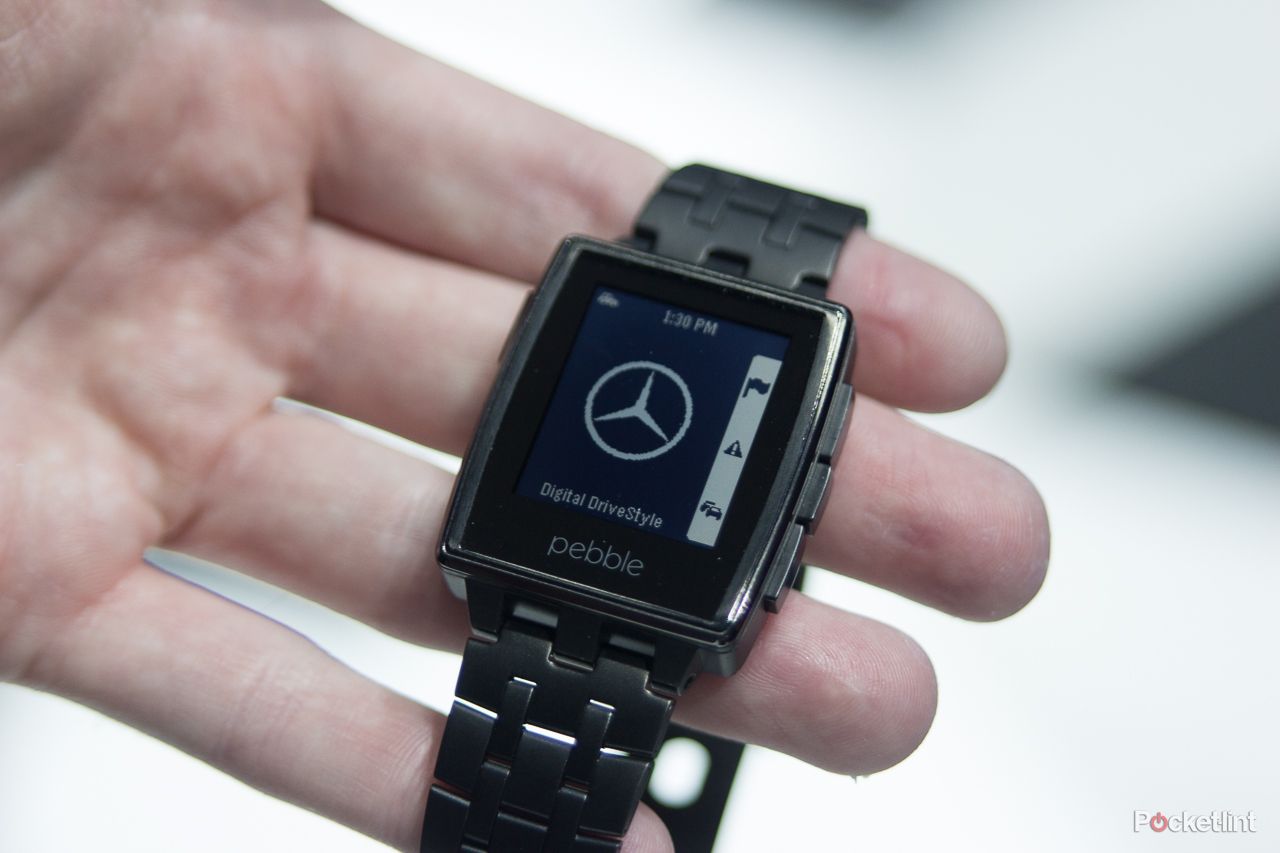 hands on with mercedes pebble and mercedes google glass app image 2