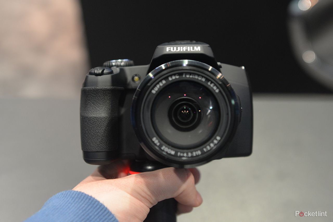 hands on fujifilm finepix s1 review image 1