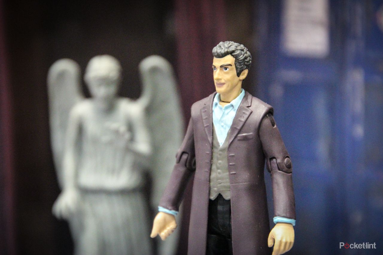 doctor who twelfth doctor peter capaldi action figure pictures and hands on image 6