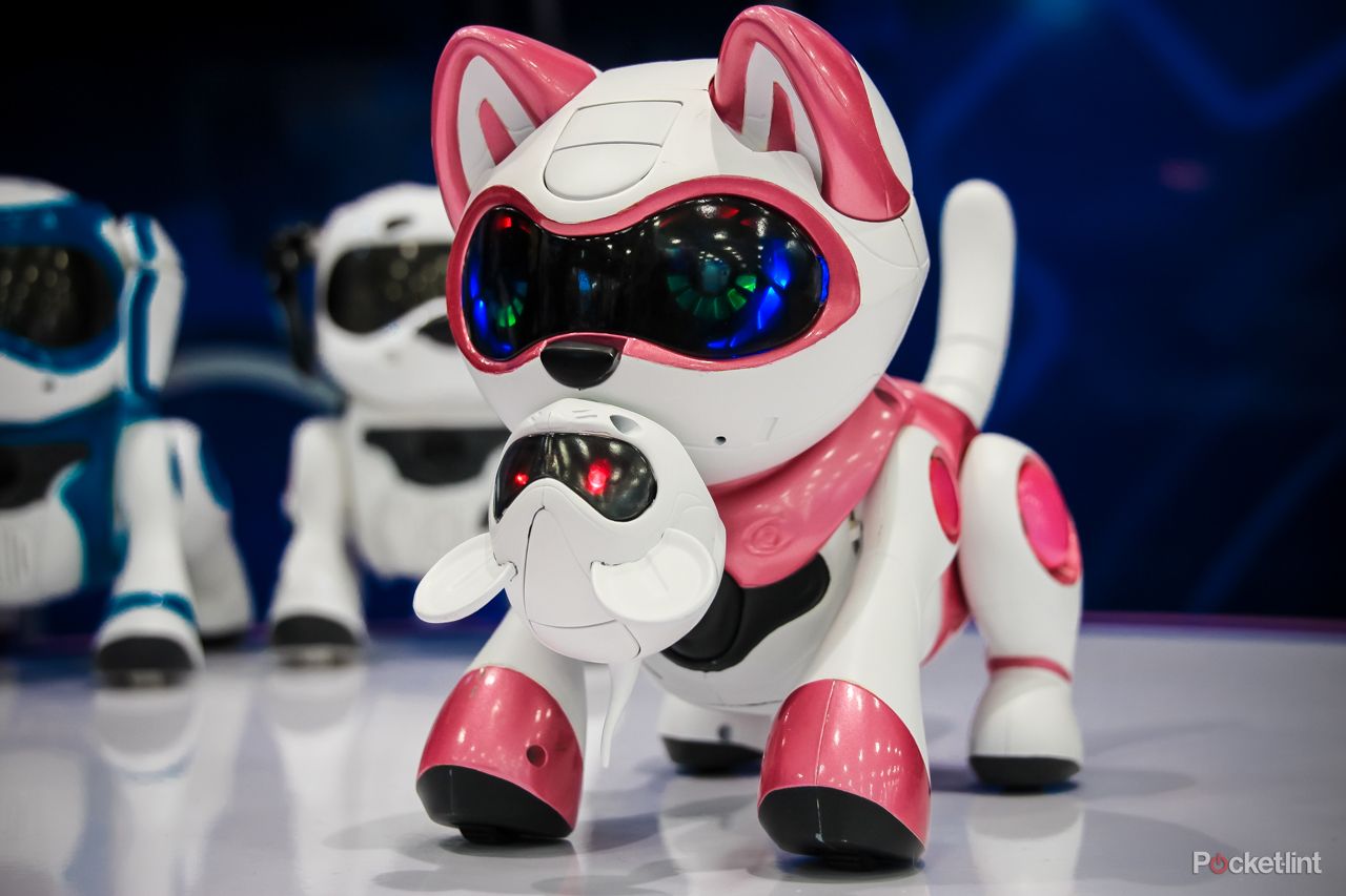 teksta t rex kitty and dalmation pictures and hands on the new robot pet range for 2014 video image 6