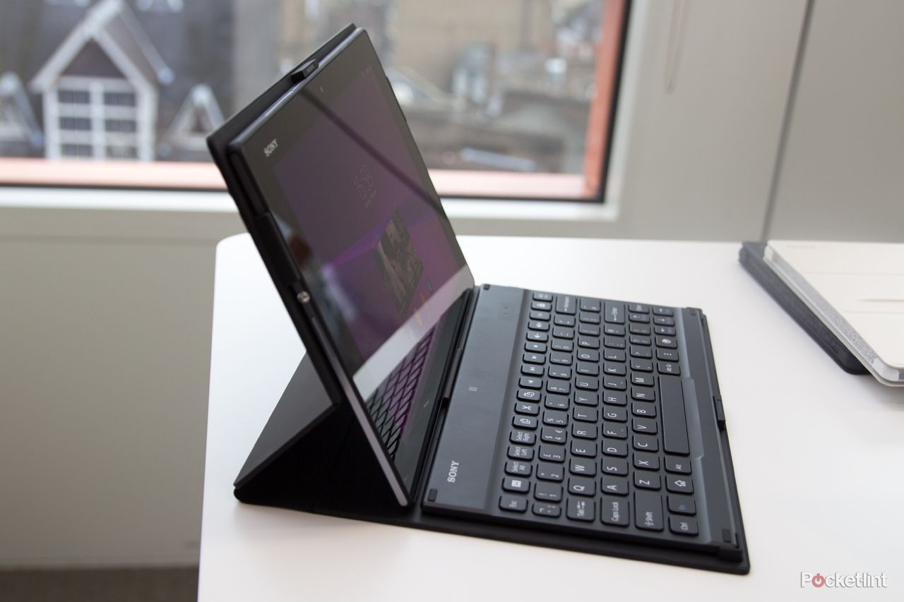 hands on sony xperia z2 tablet review image 16