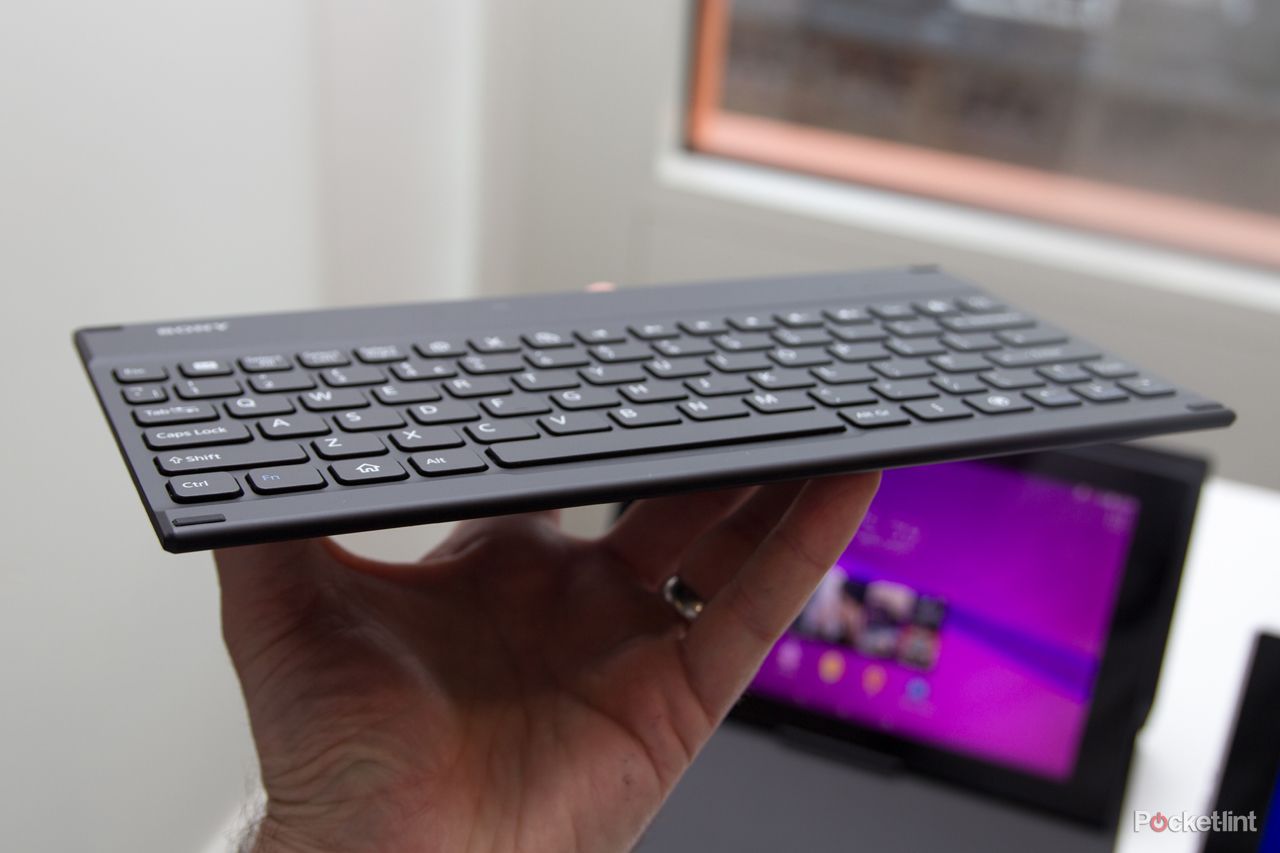 sony announces official xperia z2 and z2 tablet accessories keyboards docks and more image 4