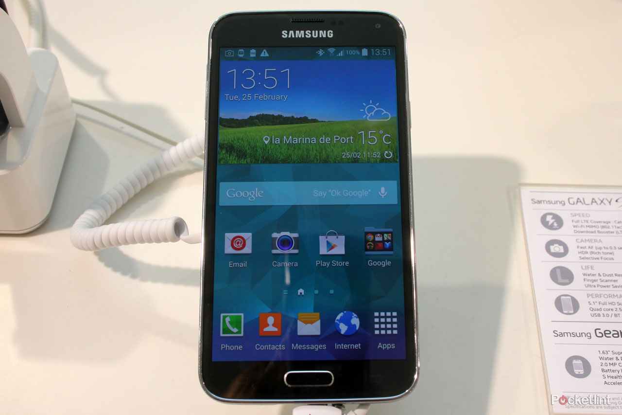 how does the samsung galaxy s5 fingerprint scanner work  image 1