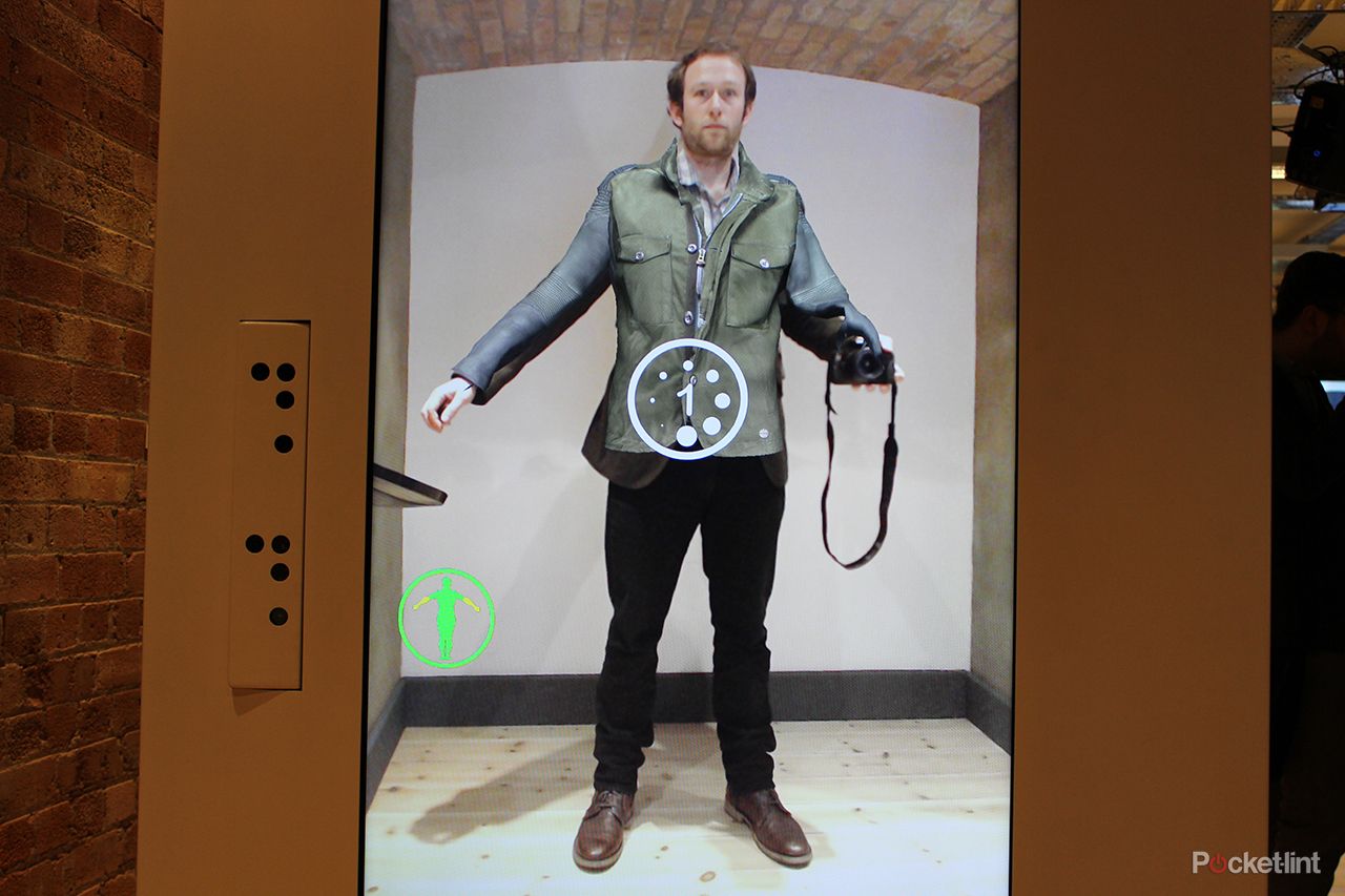 augmented reality changing room lets you try on clothes without stripping off image 1