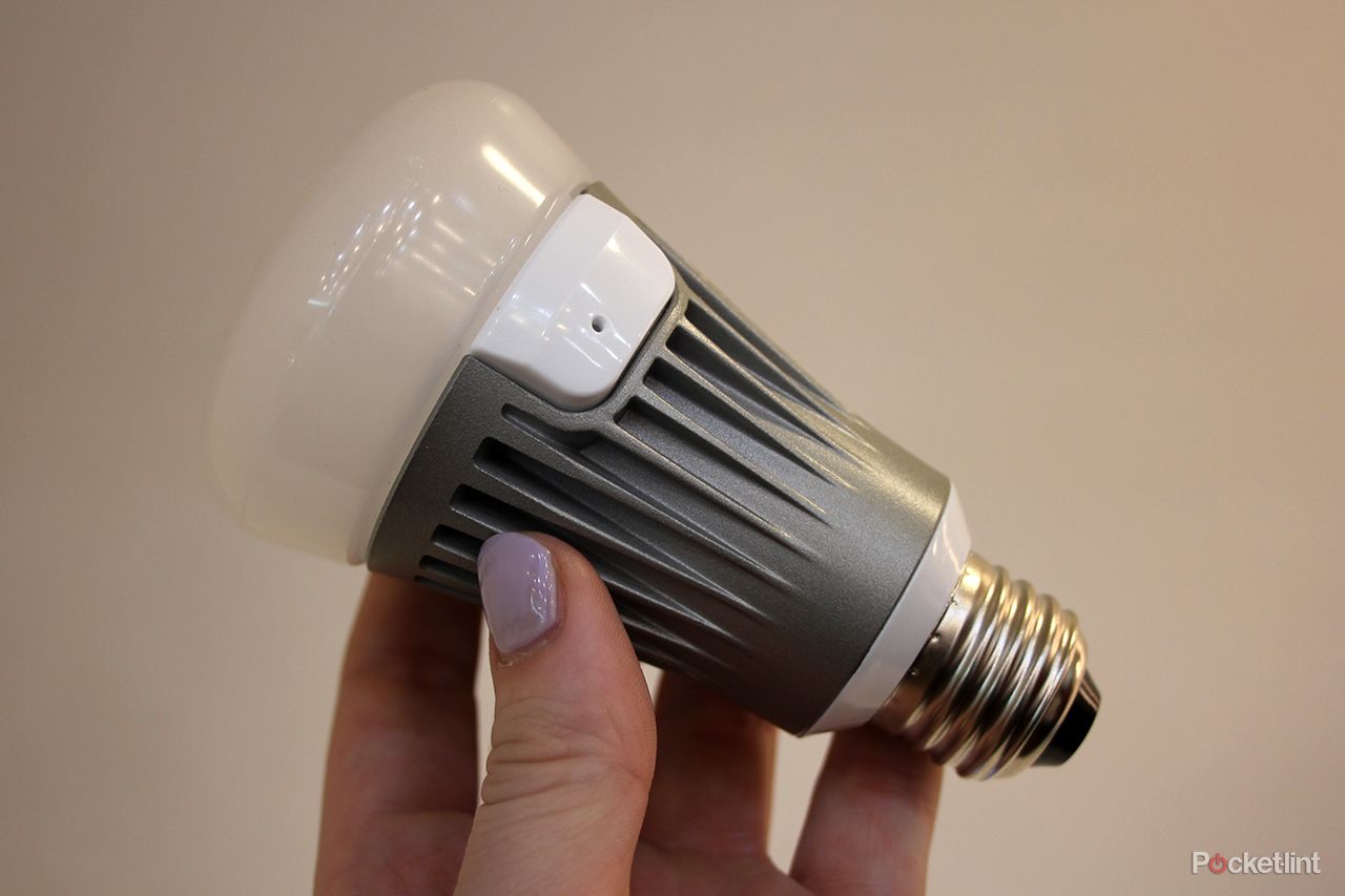 lg smart bulb pictures and hands on image 5
