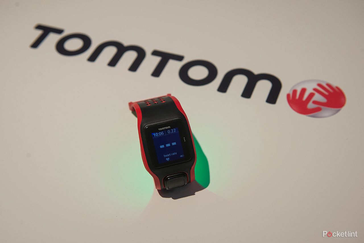 tomtom runner cardio multi sport cardio add built in heart rate monitor bluetooth app sync image 1