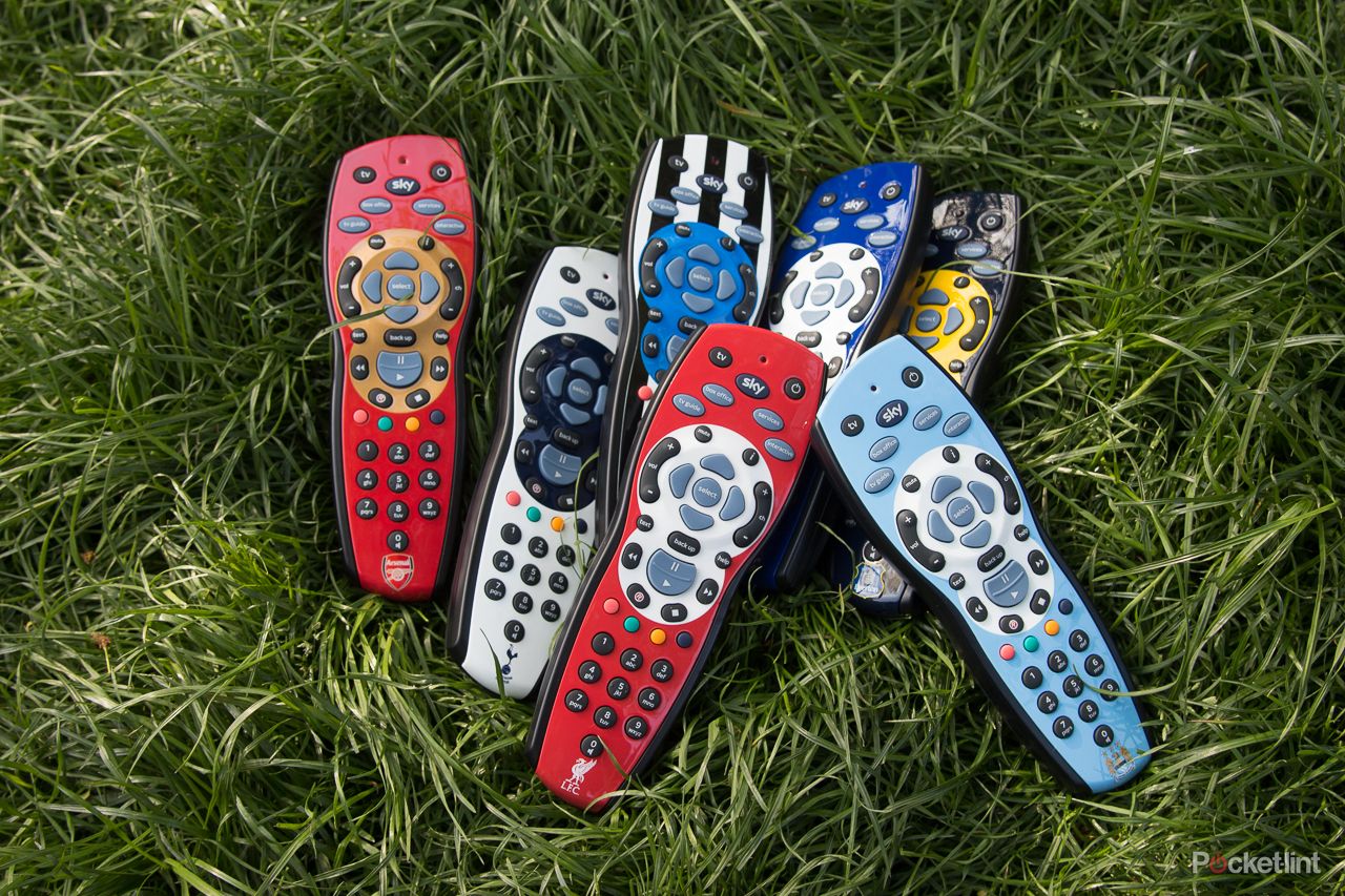 sky hd footy remotes pictures and hands on liverpool chelsea man city who will win the title  image 1