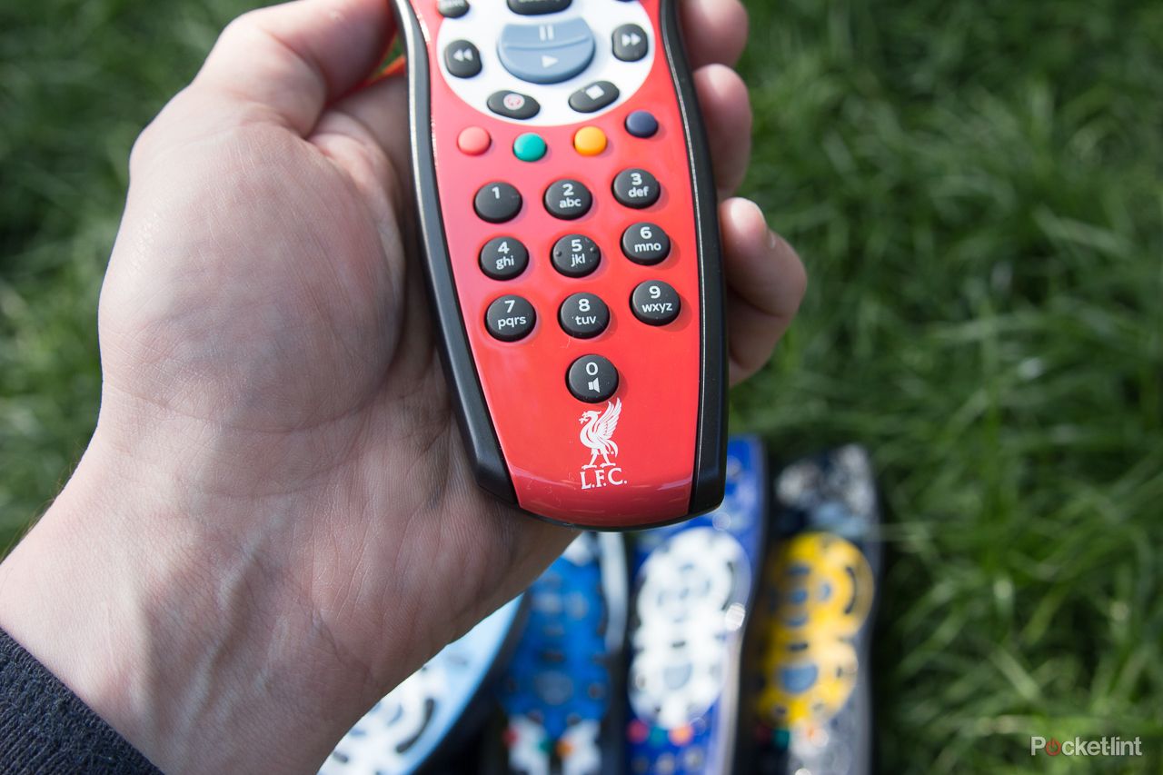 sky hd footy remotes pictures and hands on liverpool chelsea man city who will win the title image 4