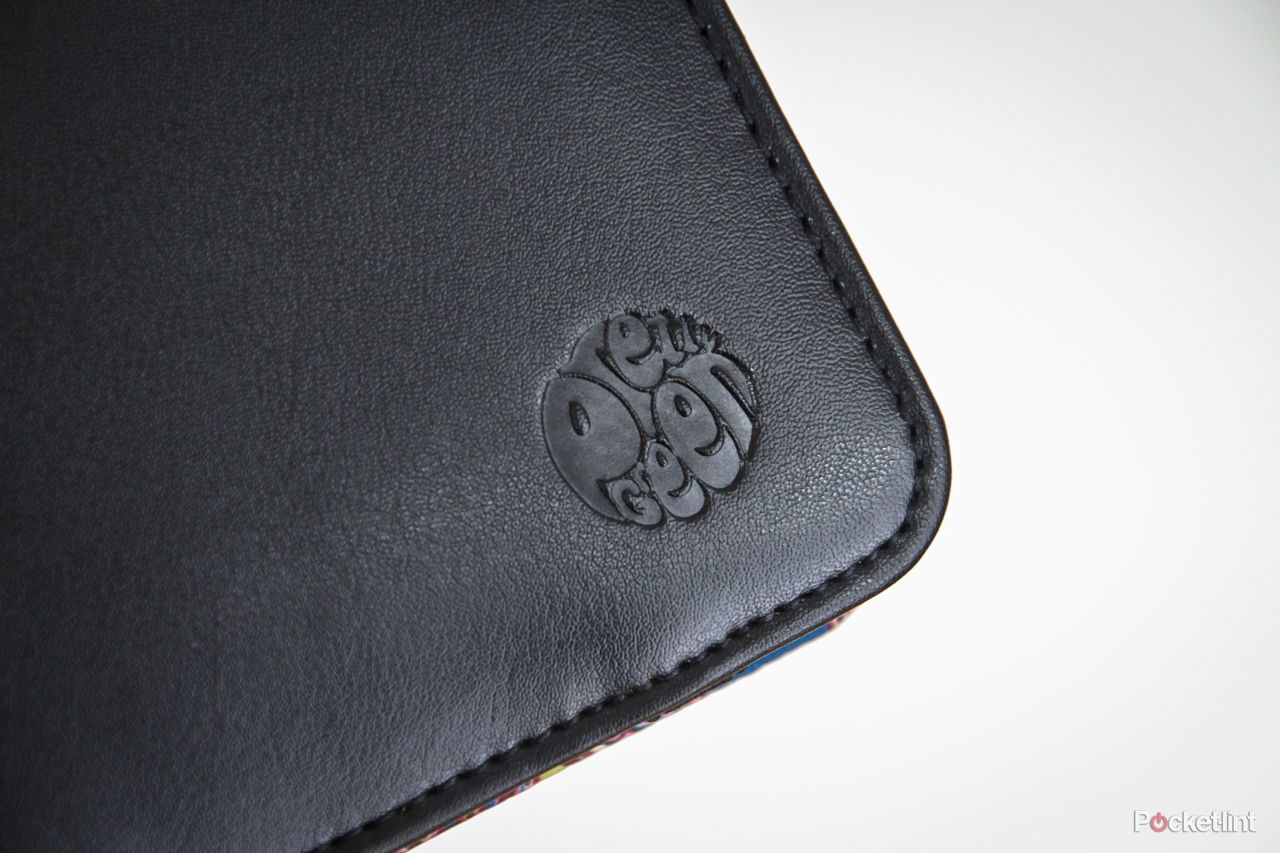 pretty green black leather ipad and ipad mini cases pictures and hands on image 4