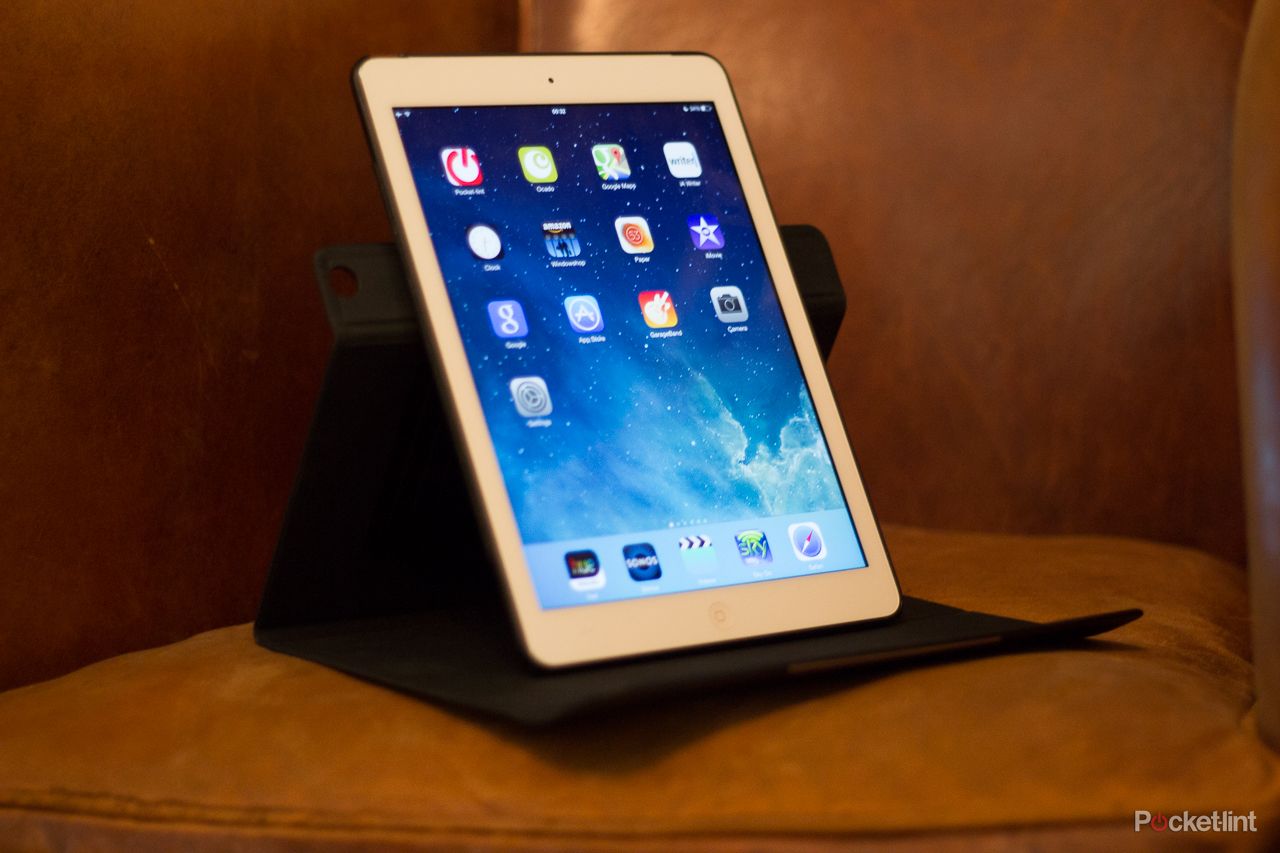 hands on logitech turnaround case for ipad air review image 8