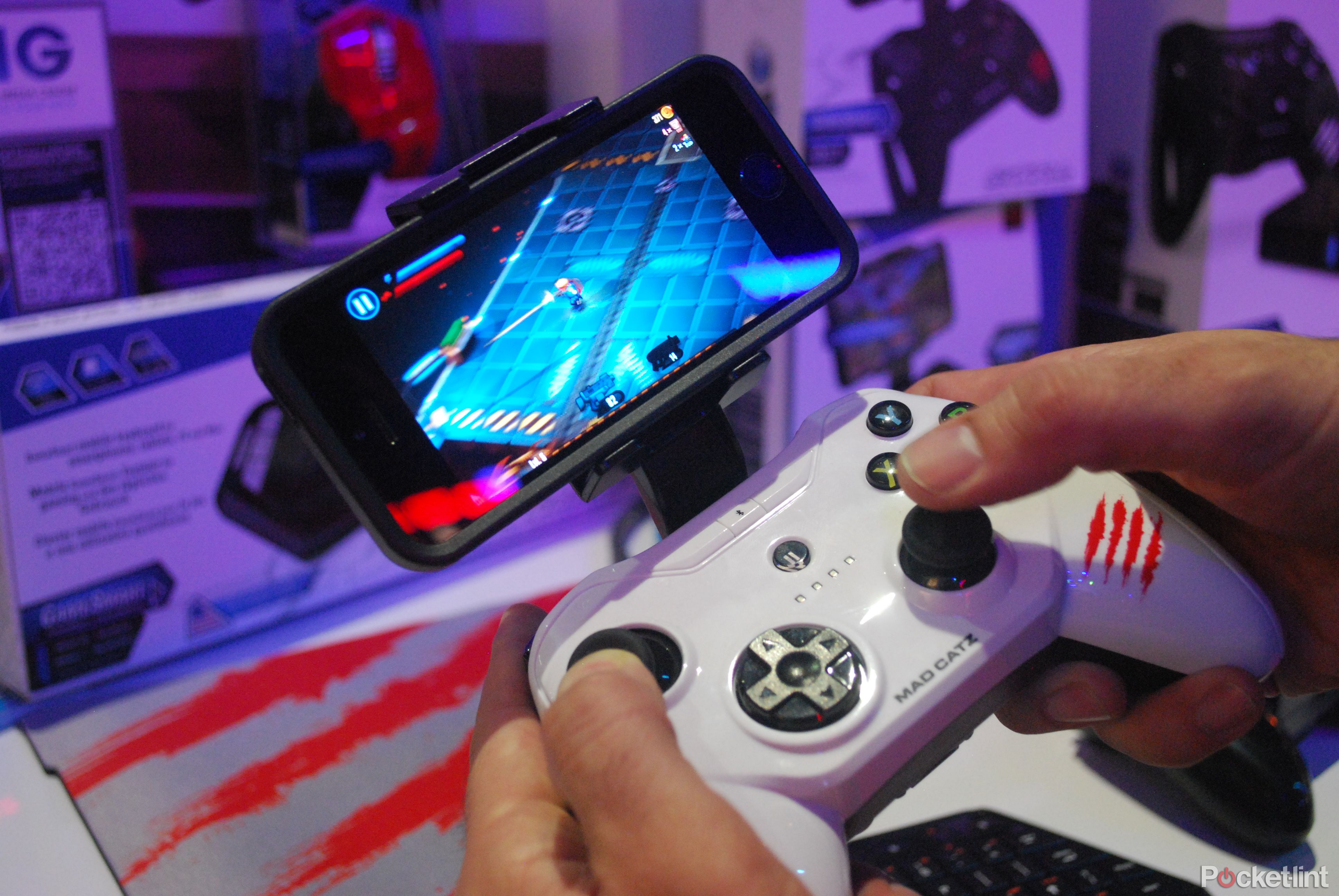 mad catz ctrli gamepad for iphone and strike m wireless keyboard pictures and hands on image 1