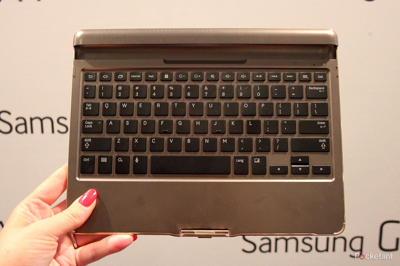 hands on samsung galaxy tab s book cover simple cover and bluetooth keyboard image 29