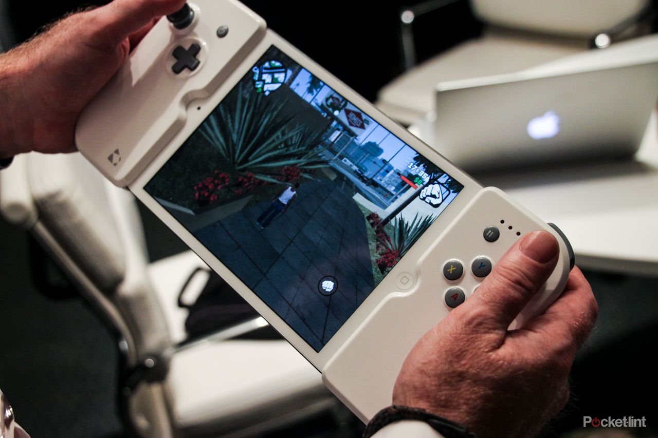 want to turn your ipad mini into a giant ps vita now you can with the gamevice image 1