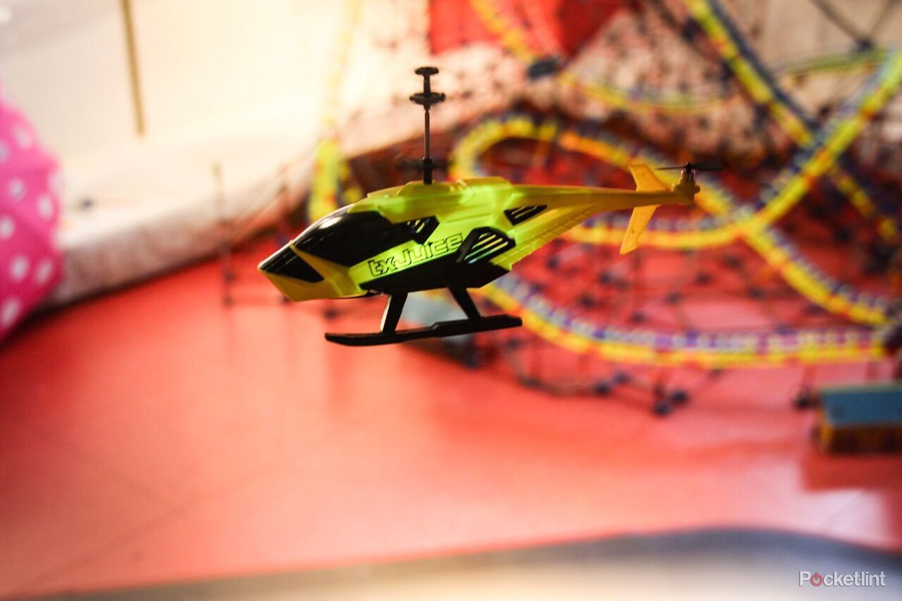 tx juice ai copter hands on with the rc helicopter that will last longer than christmas day image 4