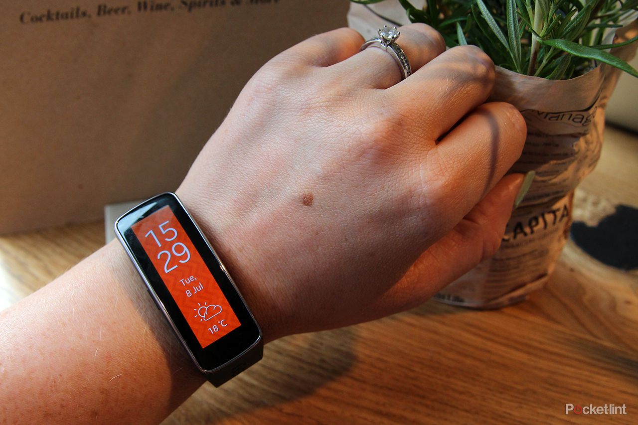 samsung gear fit review image 1