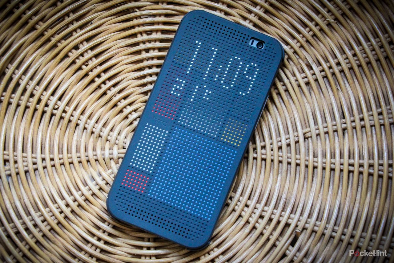 your htc one m8 dot view case just got smarter image 1