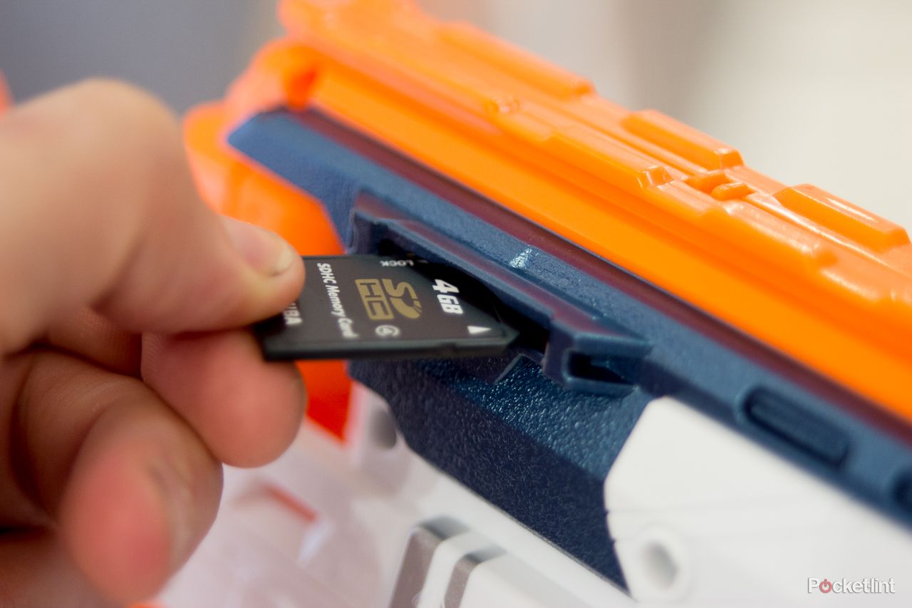 nerf nstrike procam a blaster with built in camera so you can record your takedowns image 5