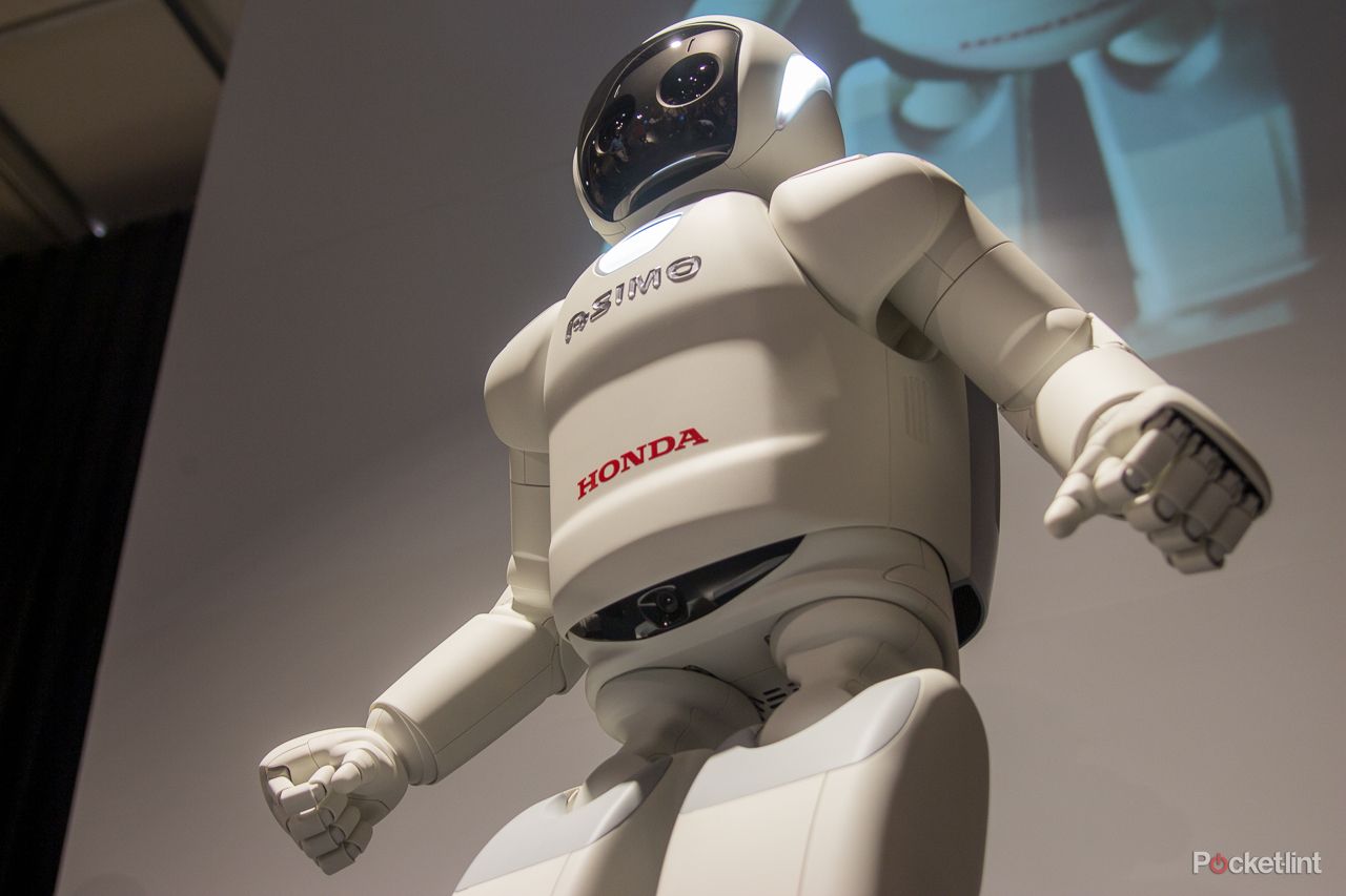 ASIMO up close: The friendly robot visits Europe, we say hello