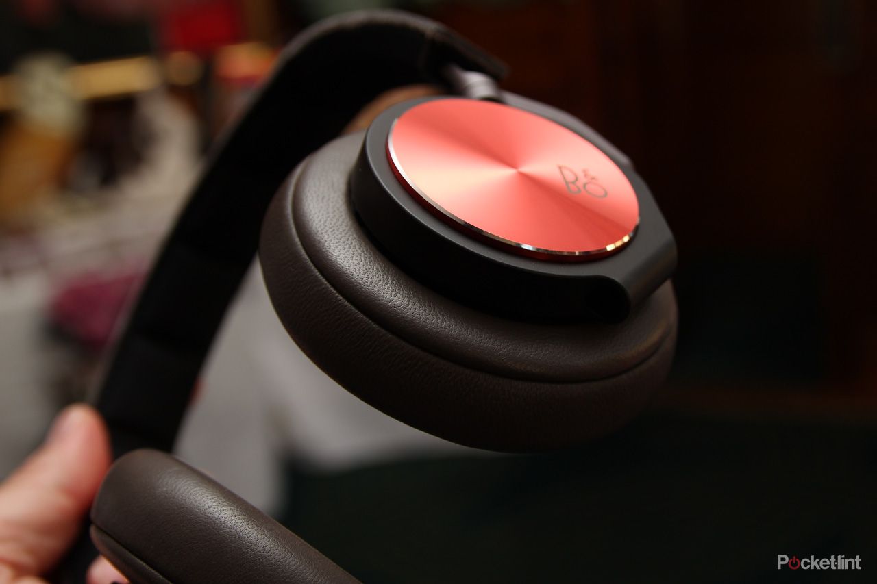 bang olufsen limited edition graphite blush beoplay h6 headphones look fantastic we have a listen image 3