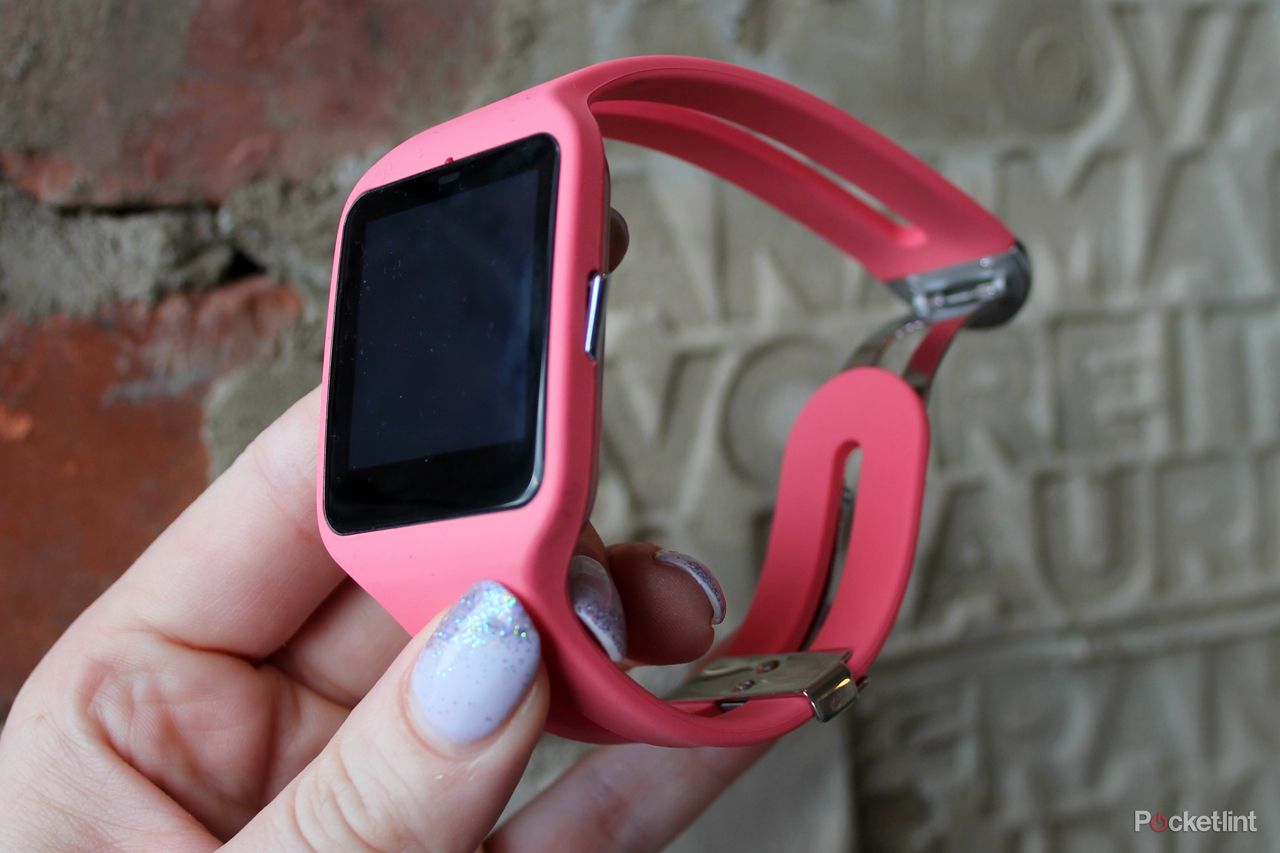 hands on sony smartwatch 3 review image 8